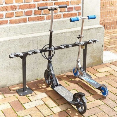 Stojany na uzamčení koloběžek a kol