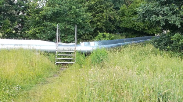 Revitalizace plochy mezi dolní částí ulice Lesní a MŠ v ulici Zahradní. Vybudování areálu víceúčelového a vícegeneračního hřiště.