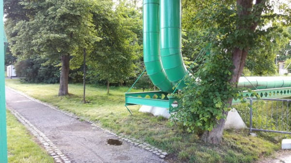 Revitalizace plochy mezi dolní částí ulice Lesní a MŠ v ulici Zahradní. Vybudování areálu víceúčelového a vícegeneračního hřiště.